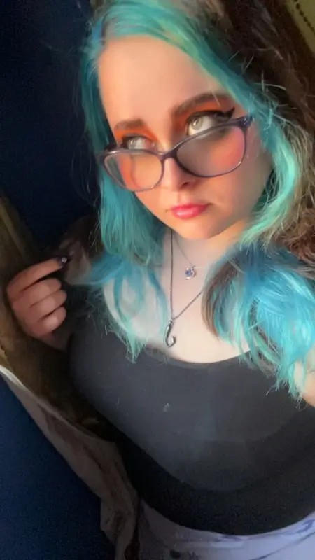 Olivia from Italy chat image